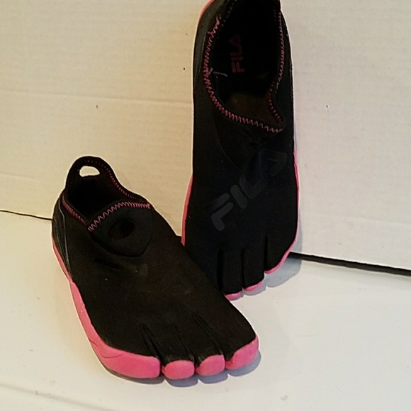fila skele toes womens water shoes